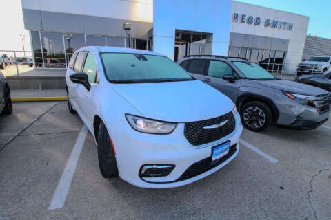 2024 Chrysler Pacifica Touring L