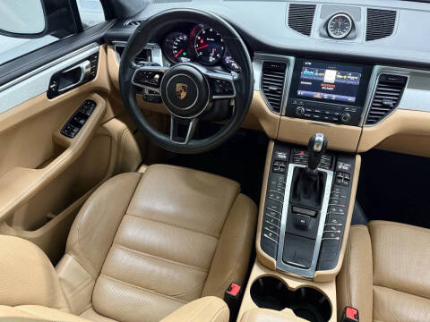 2018 Porsche Macan Turbo