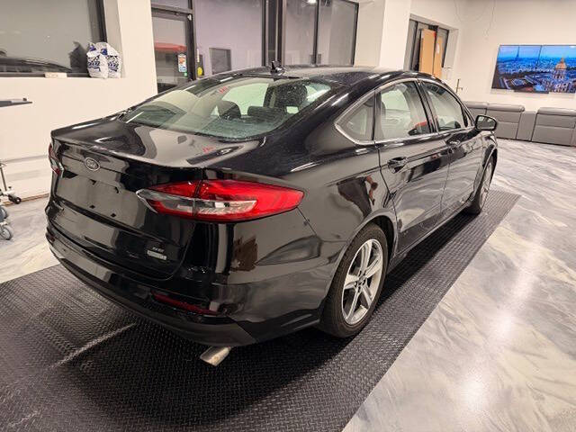 2020 Ford Fusion SE
