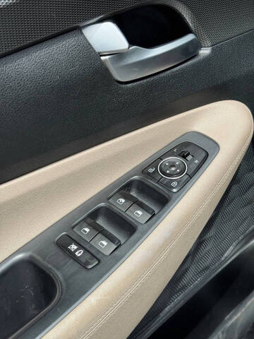 2019 Hyundai Santa Fe SE 2.4L