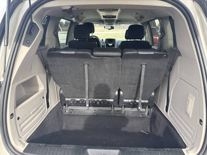 2012 Chrysler Town and Country Touring-L