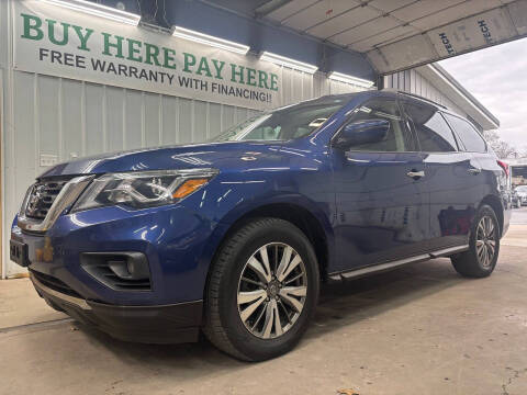 2018 Nissan Pathfinder for sale at Patrick Auto Group in Knox IN