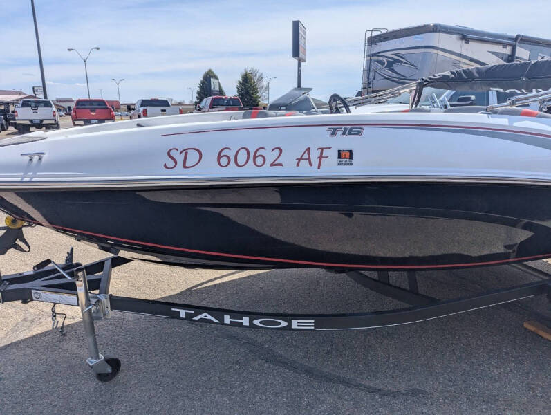 2022 Tahoe 16.5