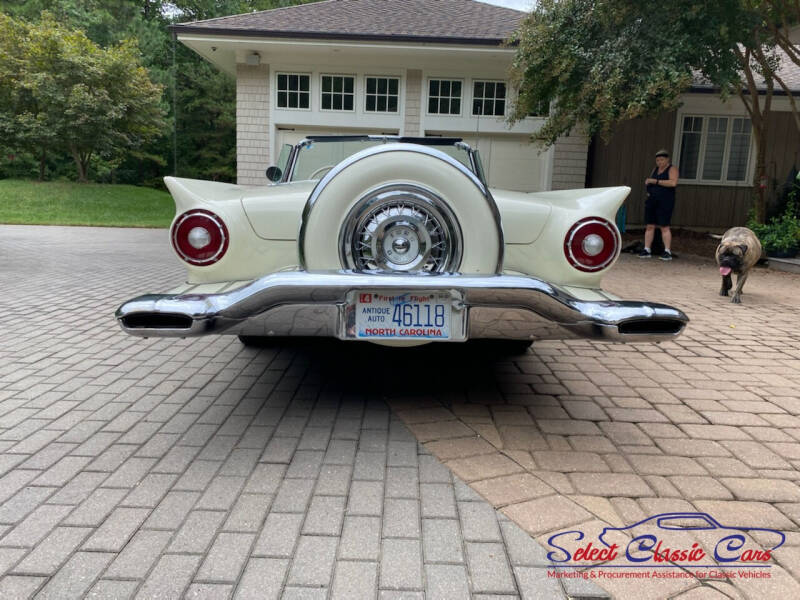 1957 Ford Thunderbird