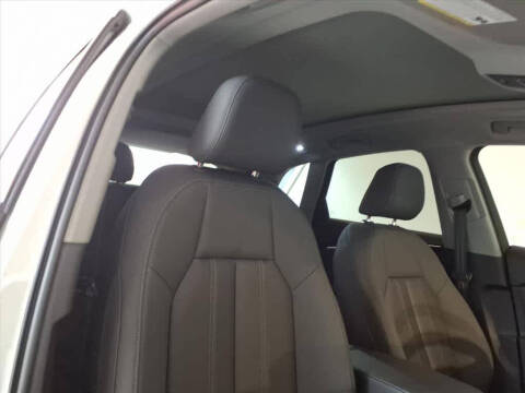 2025 Audi Q5 quattro Premium TFSI