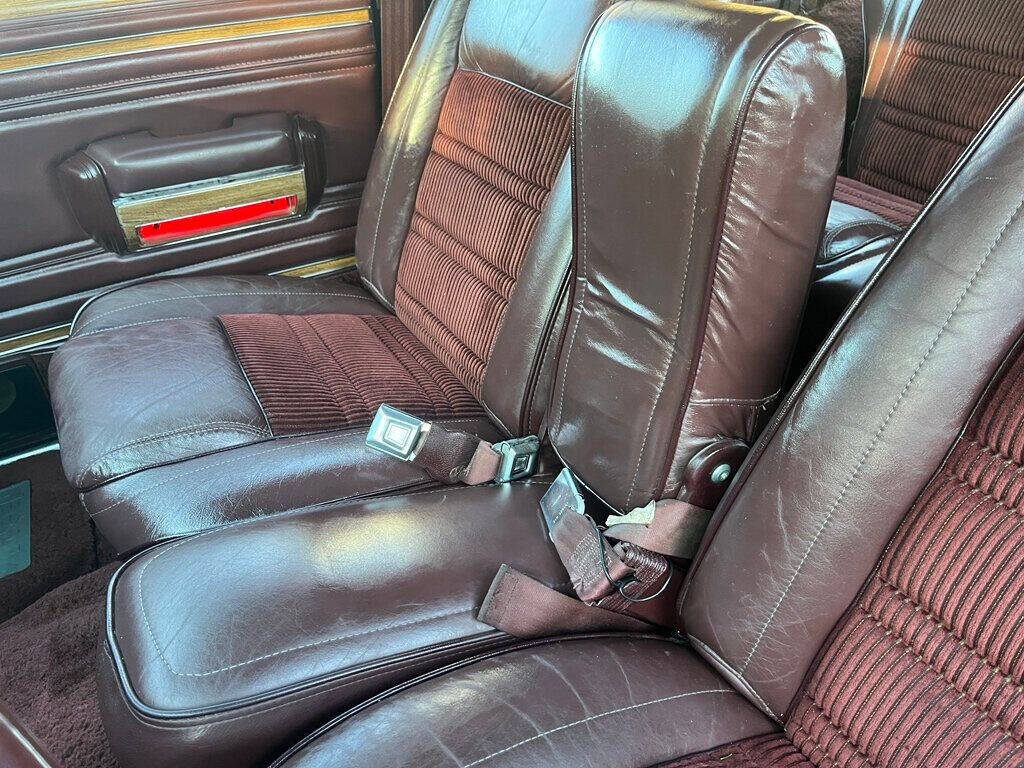 1989 Jeep Grand Wagoneer 68