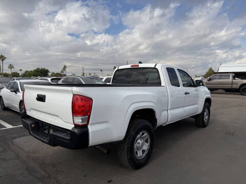 2017 Toyota Tacoma SR