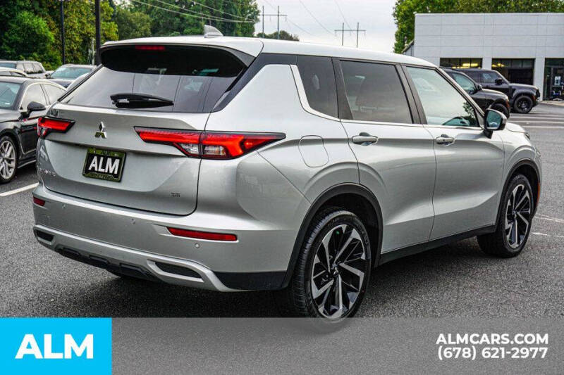2023 Mitsubishi Outlander SE