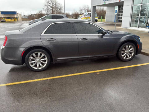 2017 Chrysler 300 Limited