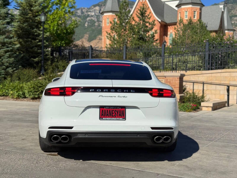 2017 Porsche Panamera Turbo