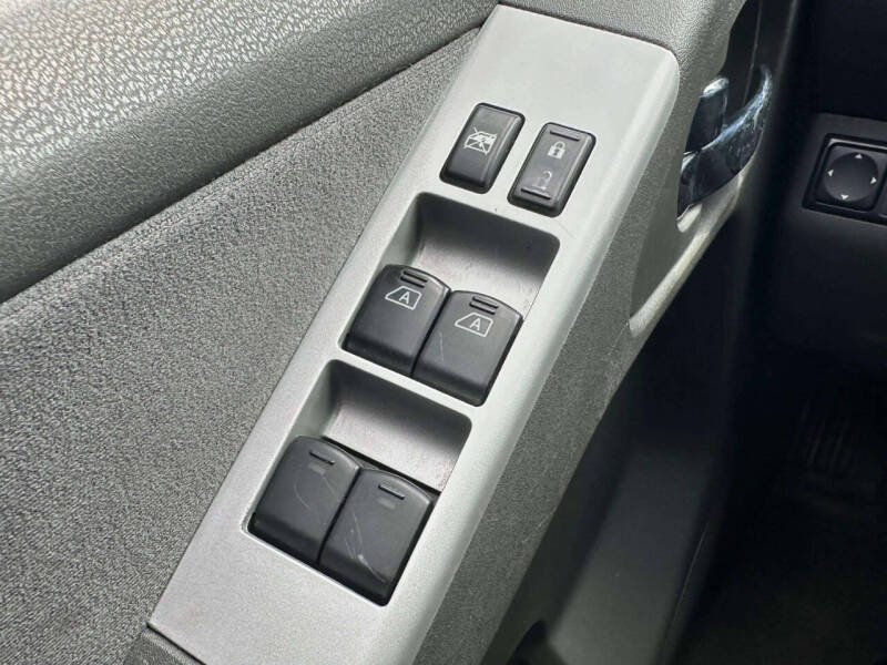 2012 Nissan Pathfinder Silver Edition