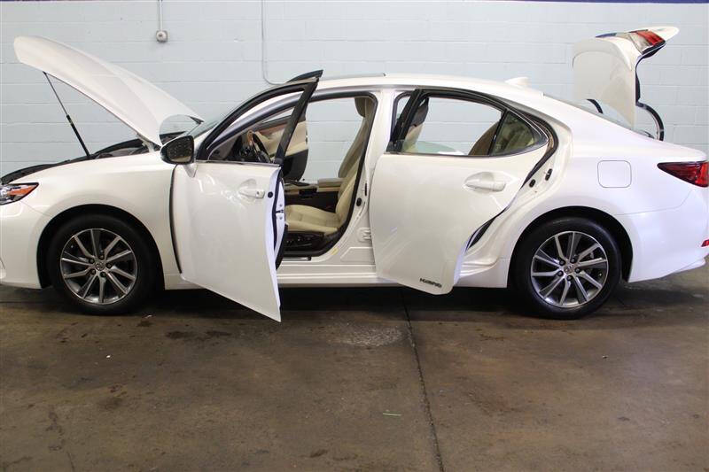 2016 Lexus ES 300h