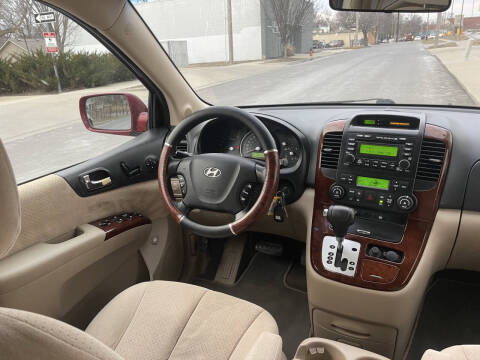 2008 Hyundai Entourage GLS