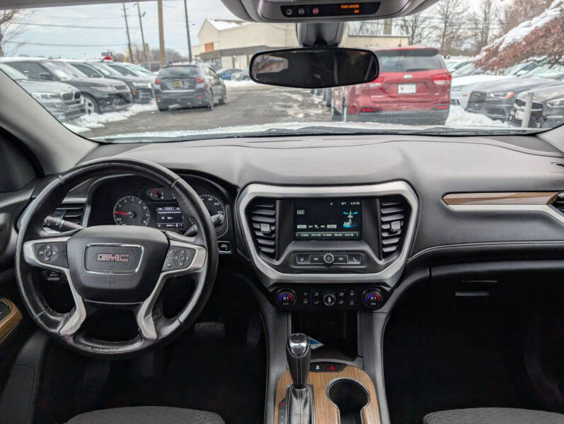 2017 GMC Acadia SLE-1