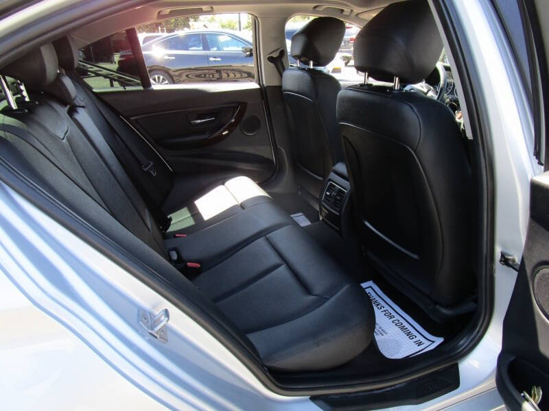 2016 BMW 3 Series 320i