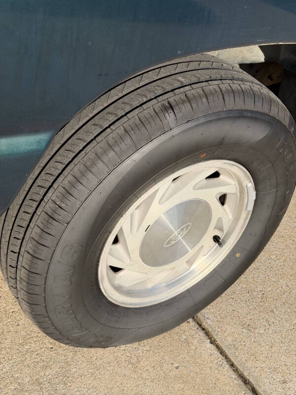 2000 Ford E-Series E-150