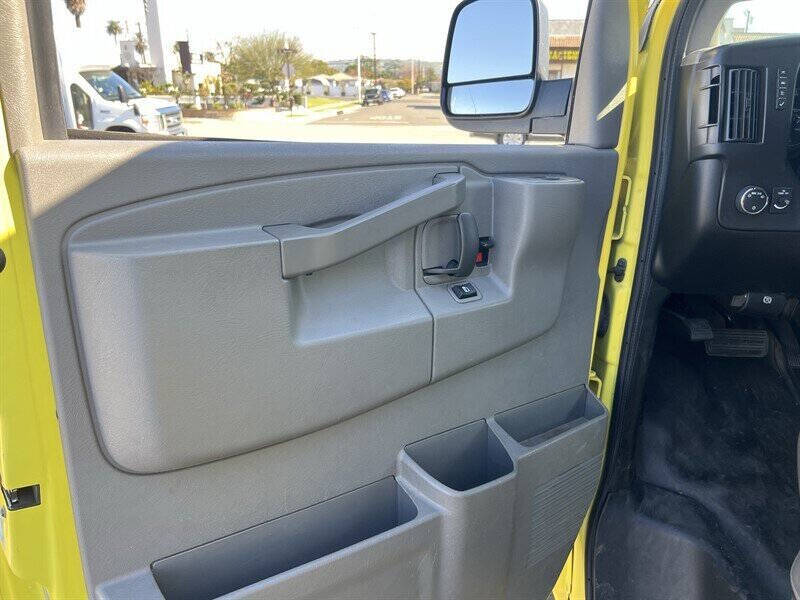 2021 Chevrolet Express 2500