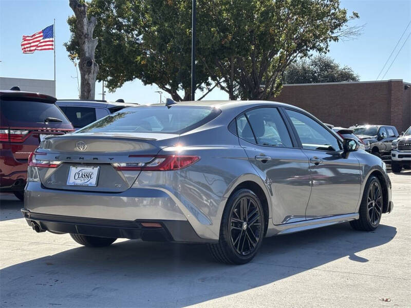2025 Toyota Camry SE