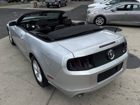 2013 Ford Mustang V6