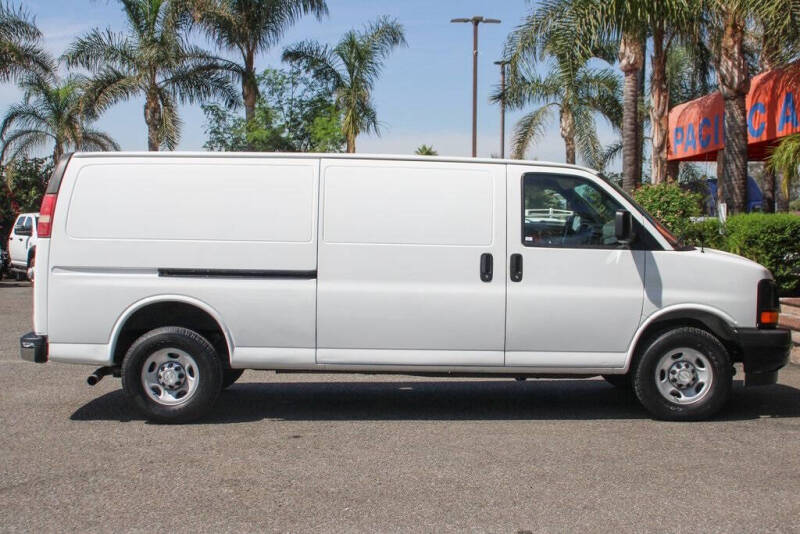 2017 Chevrolet Express 2500