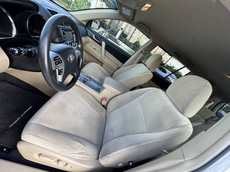 2013 Toyota Highlander Plus