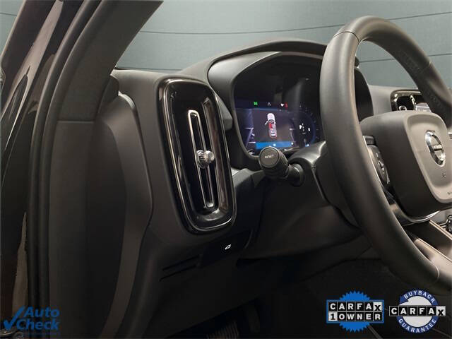 2025 Volvo XC40 B5 Core Bright Theme