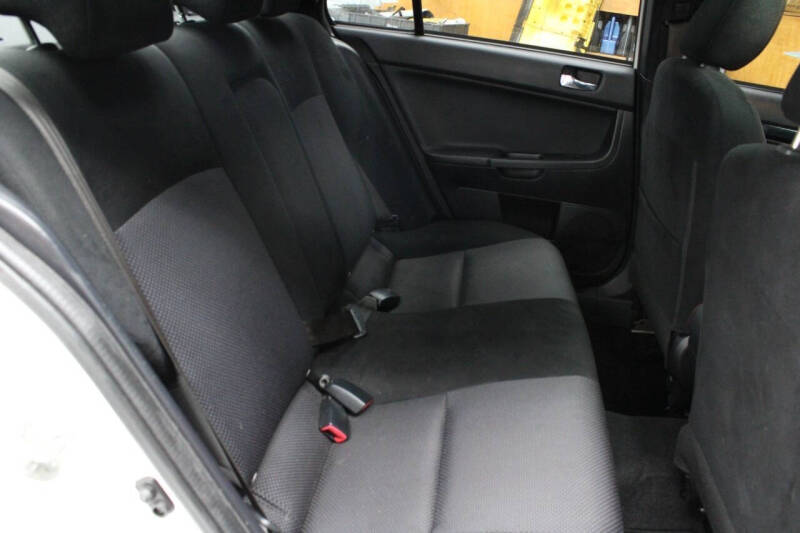 2017 Mitsubishi Lancer LE