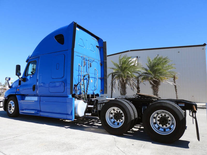 2020 Freightliner Cascadia