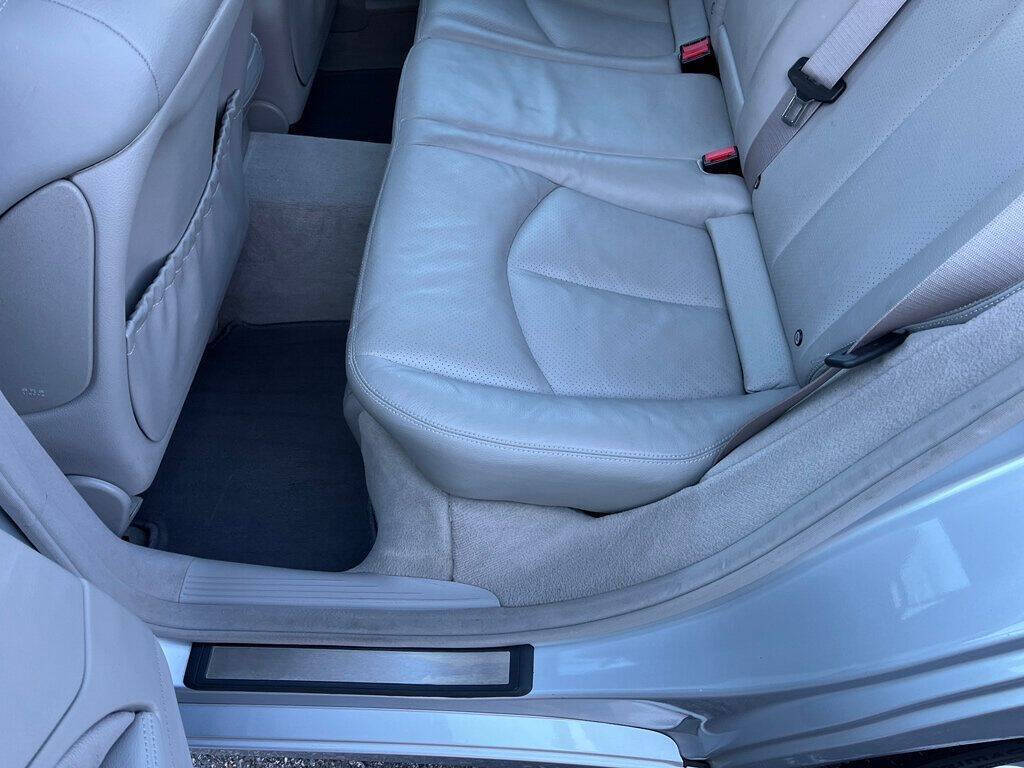 2006 Mercedes-Benz E-Class 34