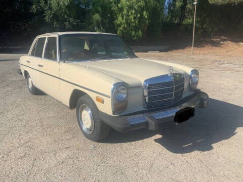 1976 Mercedes-Benz 240