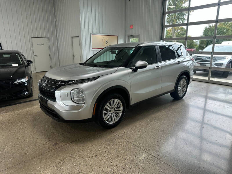 2023 Mitsubishi Outlander ES