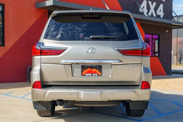 2021 Lexus LX 570 Three-Row