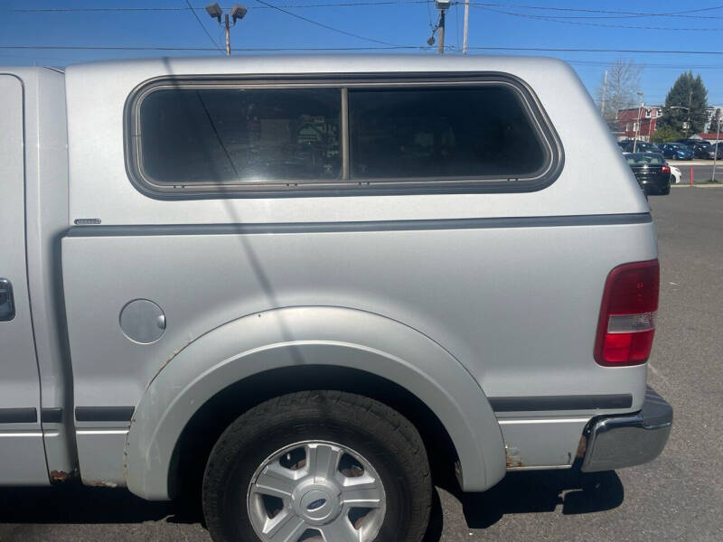 2004 Ford F-150 XLT photo 3