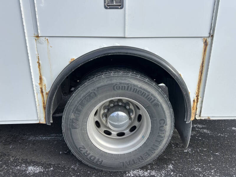 2006 Peterbilt 335 Mechanic's Truck