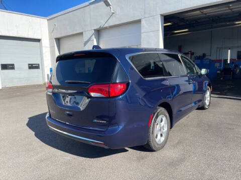 2017 Chrysler Pacifica Hybrid Touring Plus