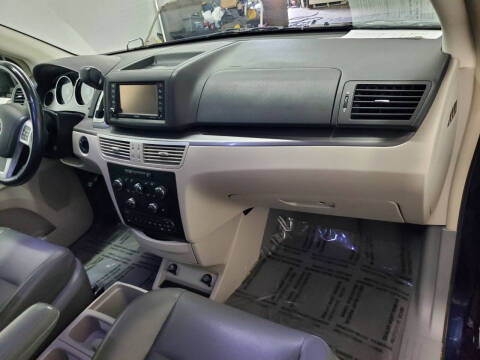 2014 Volkswagen Routan SE