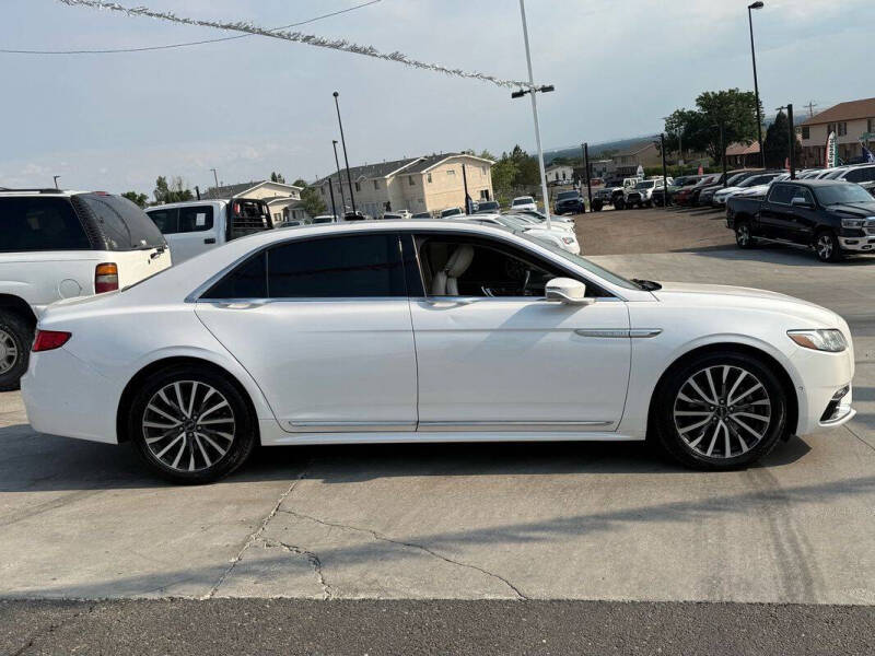 2017 Lincoln Continental Select
