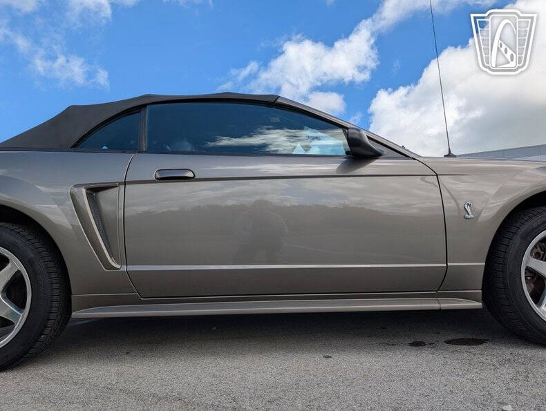 2001 Ford Mustang SVT Cobra