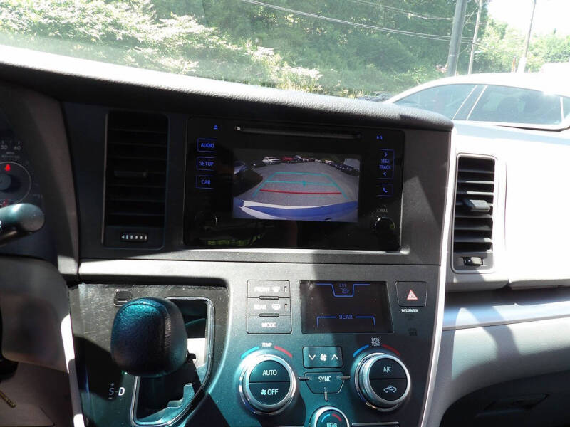 2016 Toyota Sienna L 7-Passenger