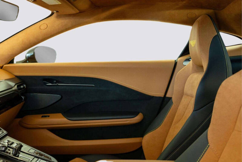 2025 Aston Martin Vantage