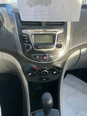 2017 Hyundai Accent Value Edition