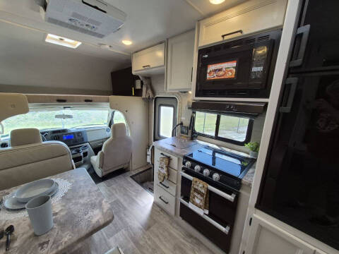 2023 Thor Motor Coach Chateau 22E