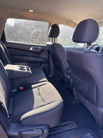 2020 Nissan Pathfinder S