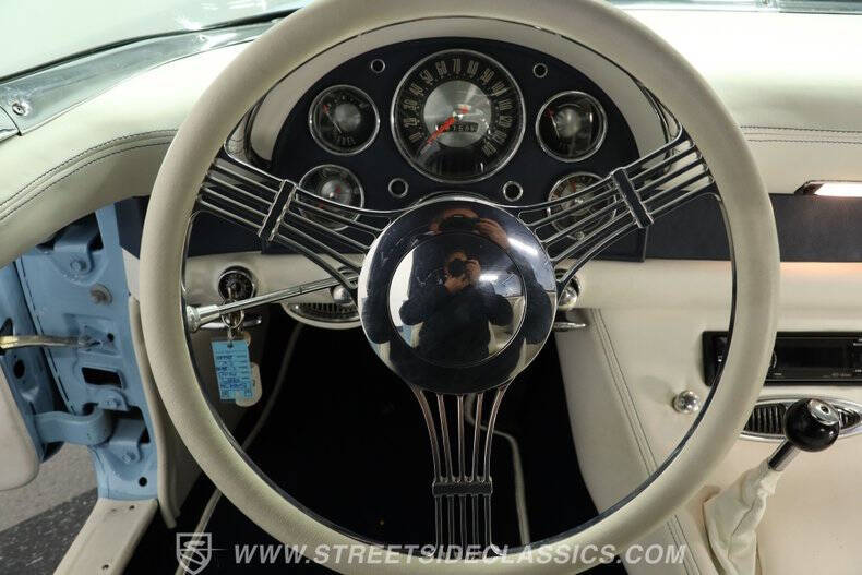 1957 Ford Thunderbird