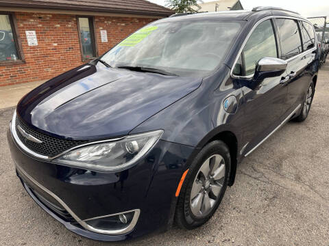 2017 Chrysler Pacifica Hybrid Platinum
