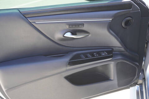 2025 Lexus ES 350