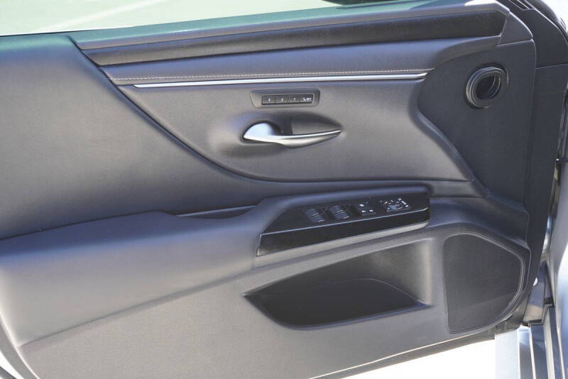 2025 Lexus ES 350