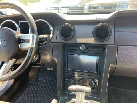 2006 Ford Mustang V6 Deluxe