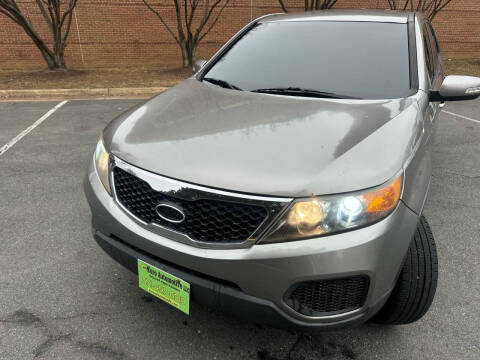 2013 Kia Sorento for sale at Euro Automotive LLC in Falls Church VA