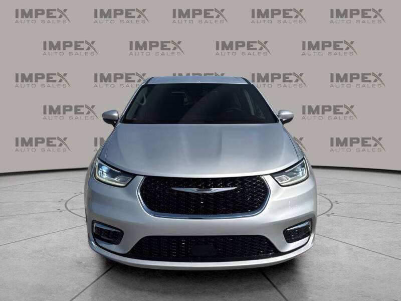 2023 Chrysler Pacifica Touring L